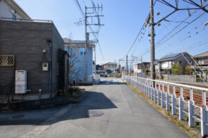 線路横の道路